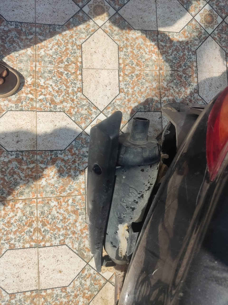 ---
🚨 بيع مستعجل اليوم فقط 🚨
فراشة فحل للبيع
مكينة وكابريتر شغالات شرط الفحص
السعر 250 وبيها مجال كلش هواي للشراي الجاد
اليوم اذا ما انباعت باجر اخذها لسوك الهرج 
المكان: الحمزة الشرقي - حي الحسين - موجود هسه
الي يريدها يخابرني *********** 
--
