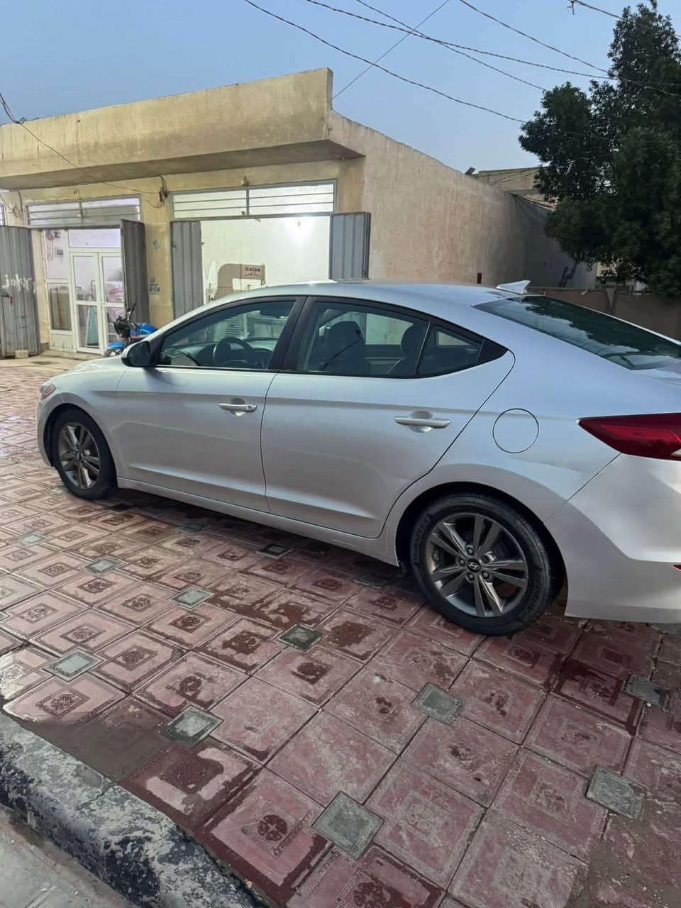 النترة 2017
وارد امريكي كير ومكينة مكفولات تبريد ثلج 
صدر جديد تاير جديدبيها بنيد وجاملغين 
مكان كربلاء سيارة كاملة من ا ايدك للشارع رقم ***********
