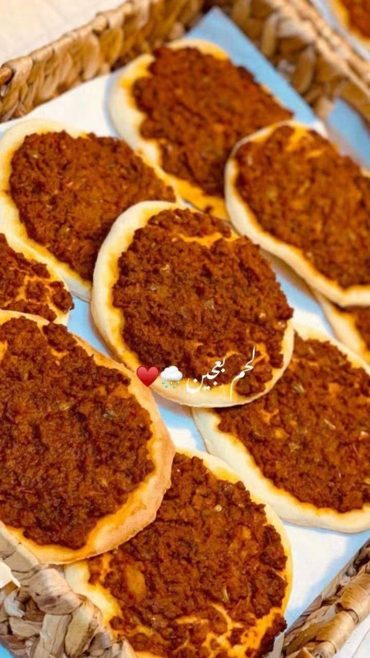 اصباح الخير عليكم حجز للمعجنات والفطائر والبيتزا تواصل على الوتساب ***********ويوجد توصيل المدائن
