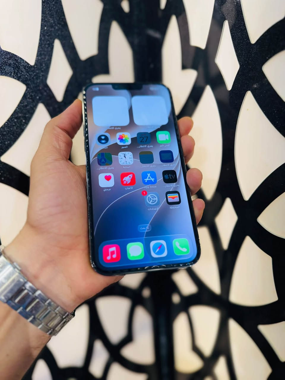 سلام عليكم

ايفون 13Pro Max بلادي بلادي (وتر بروف)
ذاكرة 256 بطارية 92% 
مكفول من كلشي شخط مابي 
كامل ملحقاته الاصلية (كارتون-كيبل)
اللون المميز 🩶
الجهاز ع فحص 
بسعر 775 وبي مجال

للاستفسار // ***********

نص مكتوب في الصور:
- 10:58
- حالة البطارية والشحن
- كما هو الحال مع البطاريات القابلة لإعادة الشحن، بطارية الهاتف قابلة للاستهلاك وتصبح أقل فاعلية مع الوقت. معرفة المزيد...
- 92%
- الحد الأقصى للقدرة
- هذا قياس لقدرة البطارية مقارنة بقدرتها عندما كانت جديدة. قد تتسبب القدرة المنخفضة بتقليل ساعات الاستخدام بين عملية الشحن والأخرى.
- أقصى قدرة للأداء
- تستساعد الأنظمة المدمجة في النظام والمكونات في تخفيف آثار الأداء التي قد تلاحظها أثناء التقدم الكيميائي في عمر بطارية iPhone.
- شحن البطارية المحسن
- للحد من استنزاف عمر البطارية، يتعلم الـ iPhone من عادات الشحن اليومية، بحيث ينتظر ولا يتجاوز 80% حتى يحين موعد حاجتك إلى استخدامه.
- حول
- < iPhone
- الاسم
- < 17.0
- إصدار iOS
- iPhone 13 Pro Max
- اسم الطراز
- MLEJ3LL/A
- رقم الطراز
- GW9DT60XVD
- الرقم التسلسلي
- 0
- الأغاني
- الفيديوهات
- الصور
- 256 غ.ب.
- السعة
- 236,81 غ.ب.
- متوفرة
- 30:D5:3E:22:68:DD
- Wi-Fi عنوان
- Bluetooth
- 30:D5:3E:12:CE:F4
- 7.00.01
- البرنامج الثابت للمودم