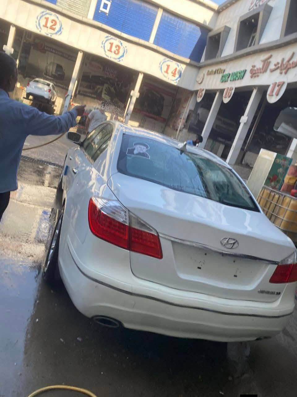 ٢٠١١ • فول مواصفات • كفالة عامة