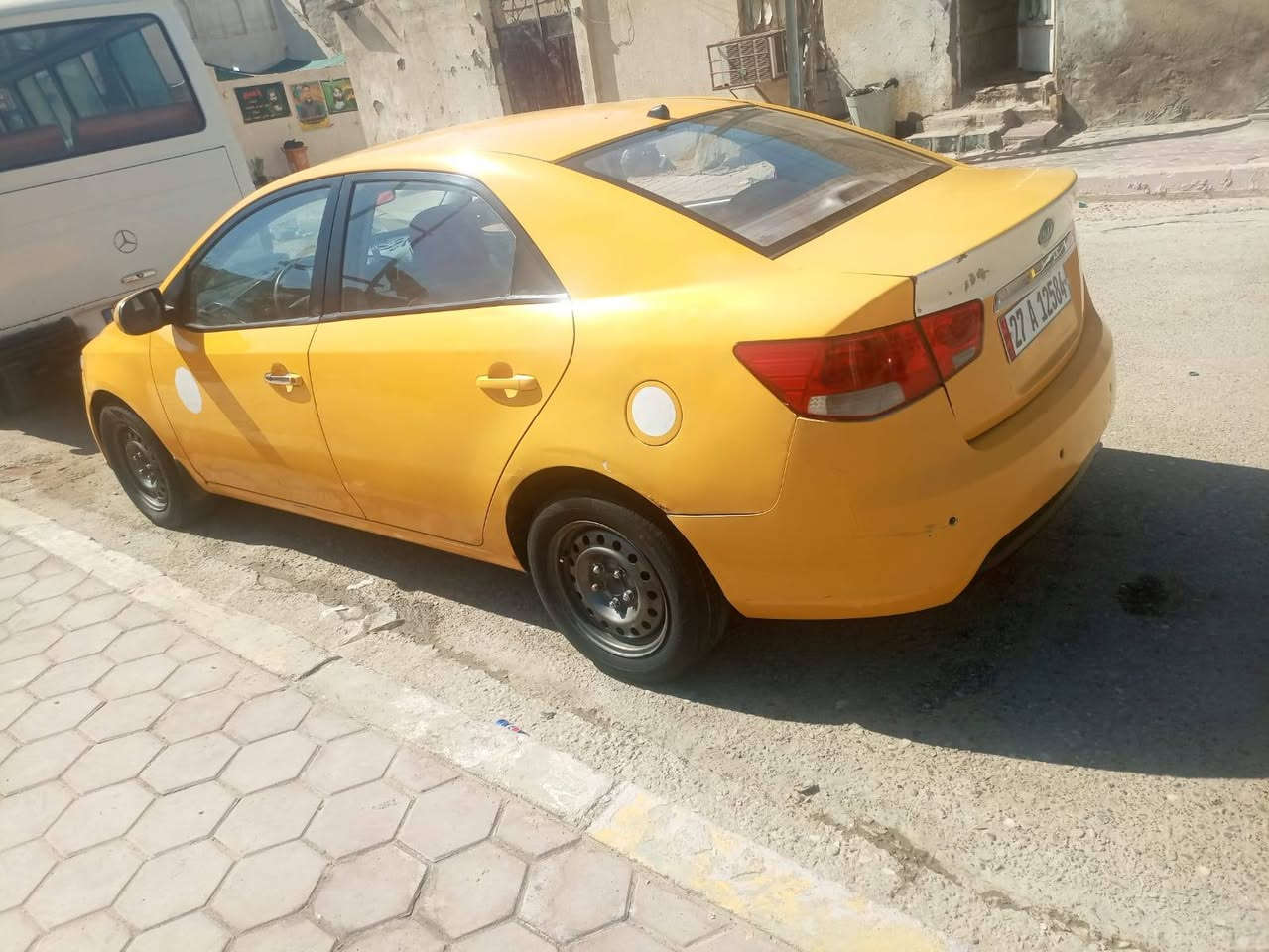 كيه سيراتو موديل 13 مكينه وكير وتبريد جاهزه السياره رقم ذي قار بسمي تحويل مباشر مصفره هيه وغرامه السياره جديده بيه قبق الجنطه مبدل ماكو ضربه داخليه السعر 80 وبيه مجال بسيط مكلف بلنشر الاستفسار ***********
