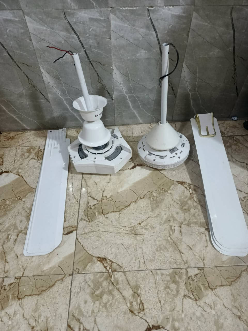 براد اخو الجديد حار بارد السعر 60 
امبرده حديد 35 
المبرده بلاستك 30 
ماطور 30 
مراوح ثنين الوحده 15 
مكان سومر ***********
