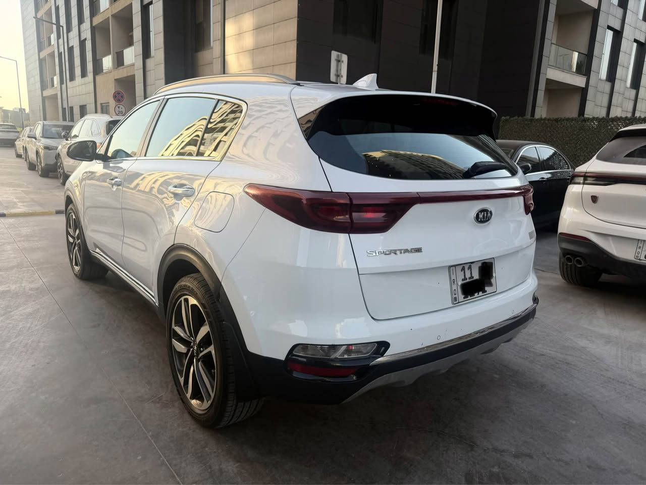 سبورتج  2021 خليجيه الدوليه ( بصمه وكشنين  كهرباء ) بيه صبغ جاملغ  ونصف البنيد  اثر طخه خفيفه وكم رصعه بل قماره اثر حالوب  خفيه الباقي مكفول السياره مكيه وكير جديد مكفوله السعر 16500 وبيه مجال بسيط الرقم *********** بغداد, العراق
