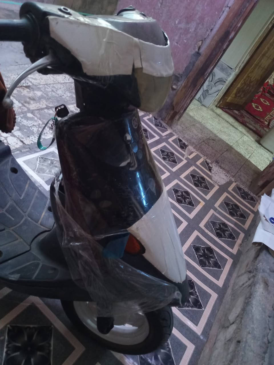 سلام عليكم 
دراجه بيجي للبيع مفتوحه مره وحده نهضه وشلعه قويه  خير من الله لايت عالي ناصي هورن شغال عداد بانزين يشتغل بس مال كيلو متر واير عوزه تواير نضيفات كفررات لون اسود 
دراجه خير من الله مستعجل على بيعته سعر 220 وبي مجال 
عوزه باتري وبيه صوت بل ترايش تكلف 5لالف
رقم *********** مابي وتساب فقط على خط 
او مراسله ع صفحه وبيكم حيل وتدللون
