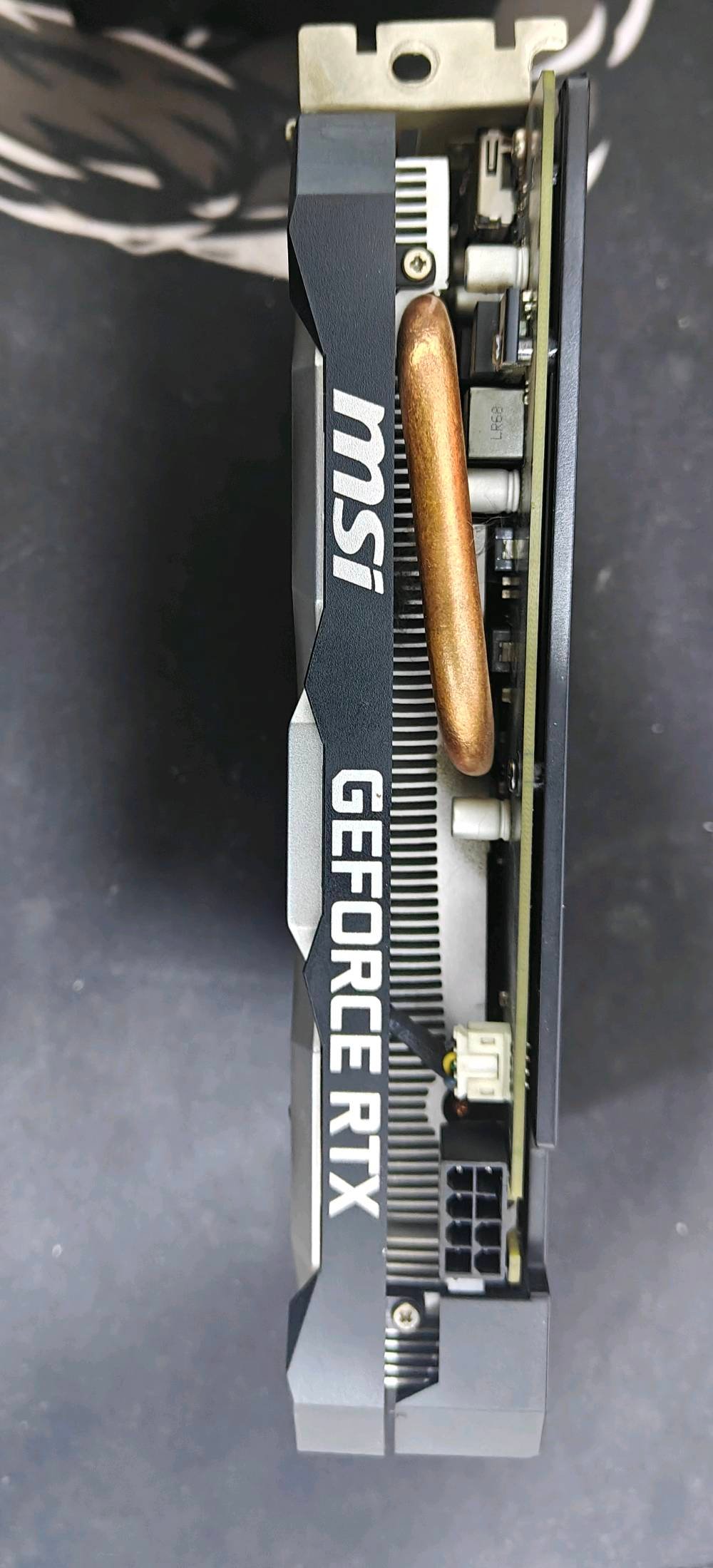 السلام عليكم 
GEFORCE RTX 2060 (6GB) 
نظيف شغال مابي اي ماشكل 
200 الف قفل 
مابي كارتون ولا مبدل معجون