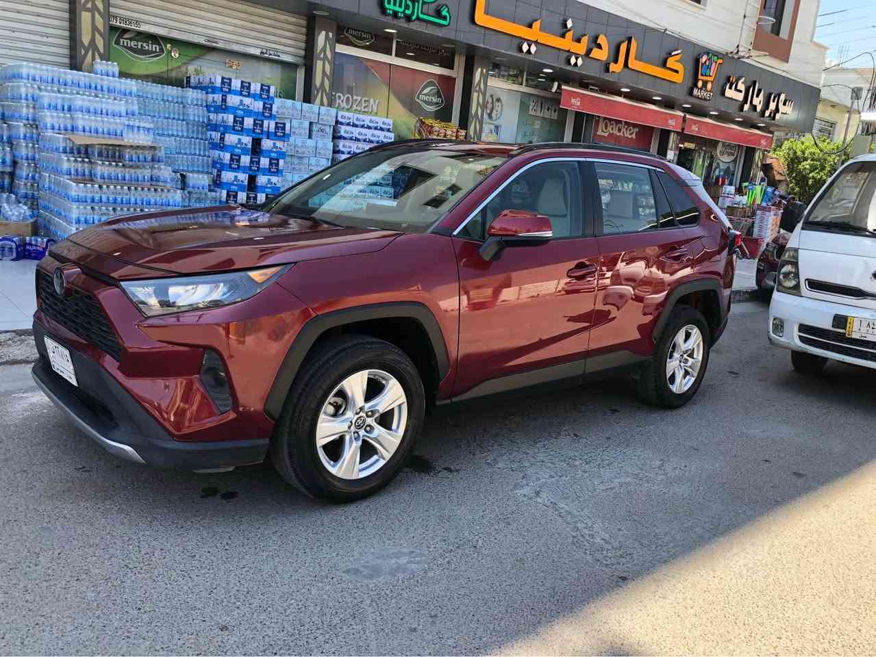 سلام عليكم للبيع او مراوس حسب لقناعه. 
راف 4. موديل 2019. وارد امريكي. حادث. بجم. راس الشاصي. جهة السايق بي تعمير. 3 قطع صبغ. 
وبلعراق بيها الباتين جهة لايمن. موجود  صور الطخه ويا الصور.  

محرك 2500. مكفول. من الفتح وتبخير وتنقيص 

كير كفاله ع بلاد لا فتح ولا تصليح 
صدر امامي وخلفي كله جديد. 
تخم تاير جدد مال باله 
تبريد منضومه جديده  شادها ب700 الف. 
رقم بغداد باسمي. تحويل ثاني. يوم. 
موصفاته.  اعلئ فئه. 1/1 
بصمه تشغيل 
بصمة ابواب 
فول تحكمات 
فور ويل 
شاشه + كار بلي 
داخل ابيض جلد. 
رادارات. 
نقاط عمياء. 
كشنات كهرباء. 
تدفئه وتبريد بلكشنات 
صندوك. كهرباء. 
عليها ادامه كامله.من كلشي. نوزلات بلكات. فيت. بم فلاتر. حساسات الدهن  واتر بم دهن.  جاهزه من. كلششي. شغل. وطلع المكان اليجي بالك فضل من الله. 
بدون. اي نقوصات. 

السعر 170.

مكان السياره.  بغداد حي الجهاد.  

هاتف ☎️.     *********** بغداد, العراق
