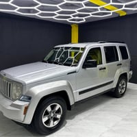 جيب لبرتی • ٢٠٠٨ • ٣٫٧ V6