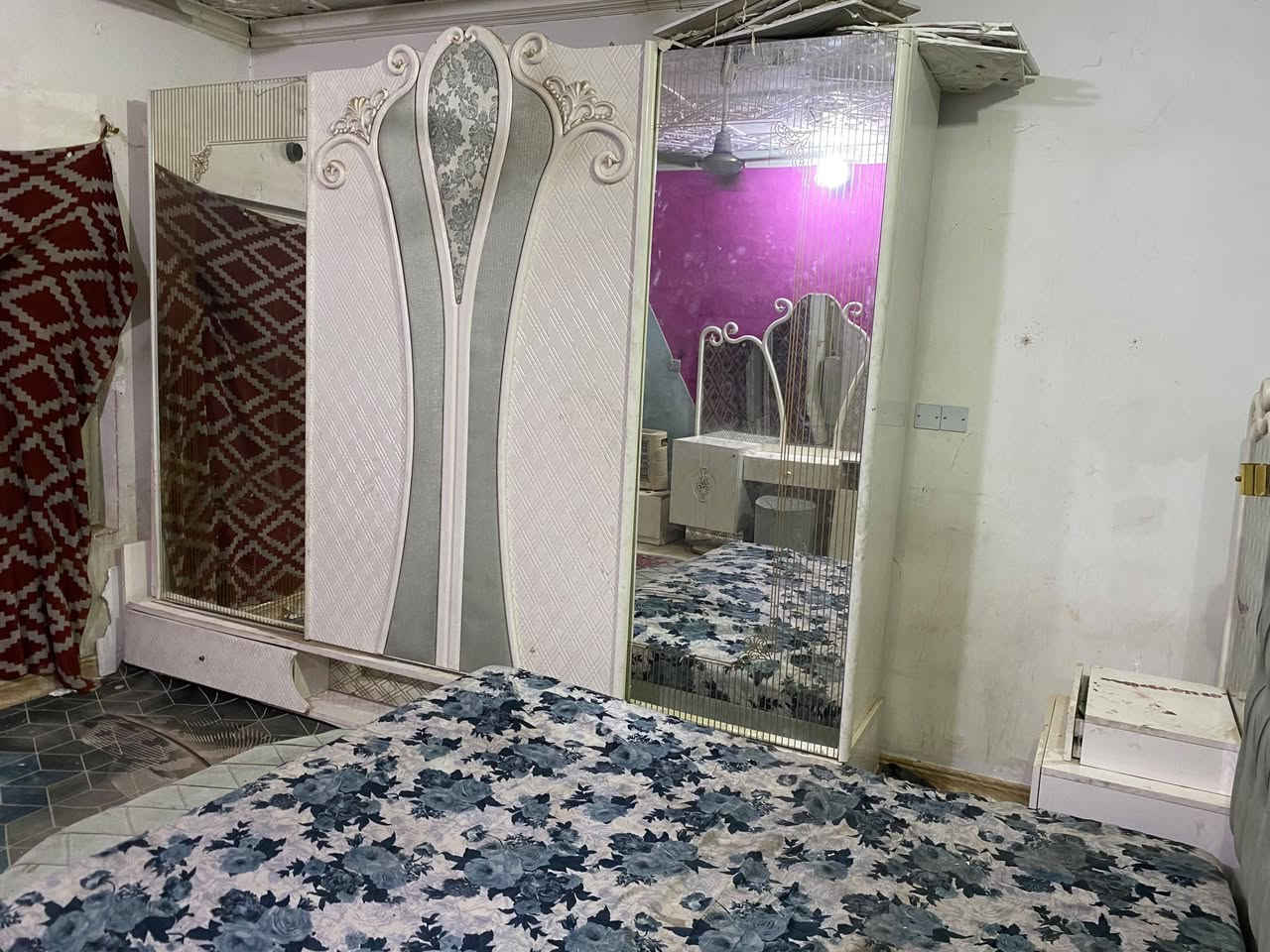 غرفة تركية • ميز تواليت • بغداد الدورة