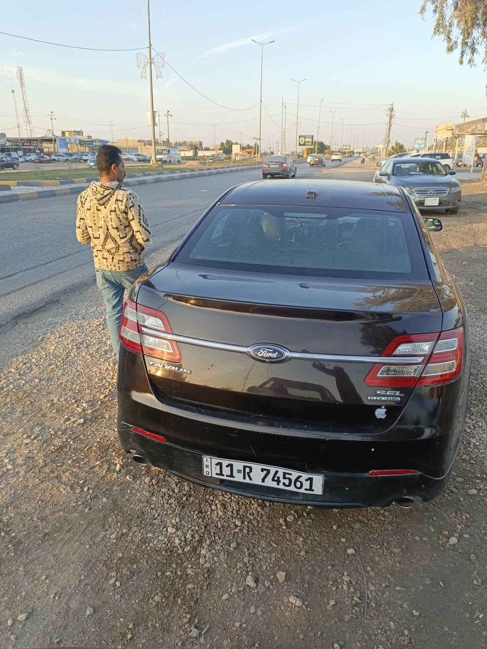 السلام عليكم من رخصه المدير فورد تورس 2013 بغداد انكليزي بسمي السياره جاهزه من كلشي كير مكينه تبريد تخم تاير كله جديد فول عدى الفتحه السعر 110 وبيه مجال بابل المحاويل هاتف ***********
