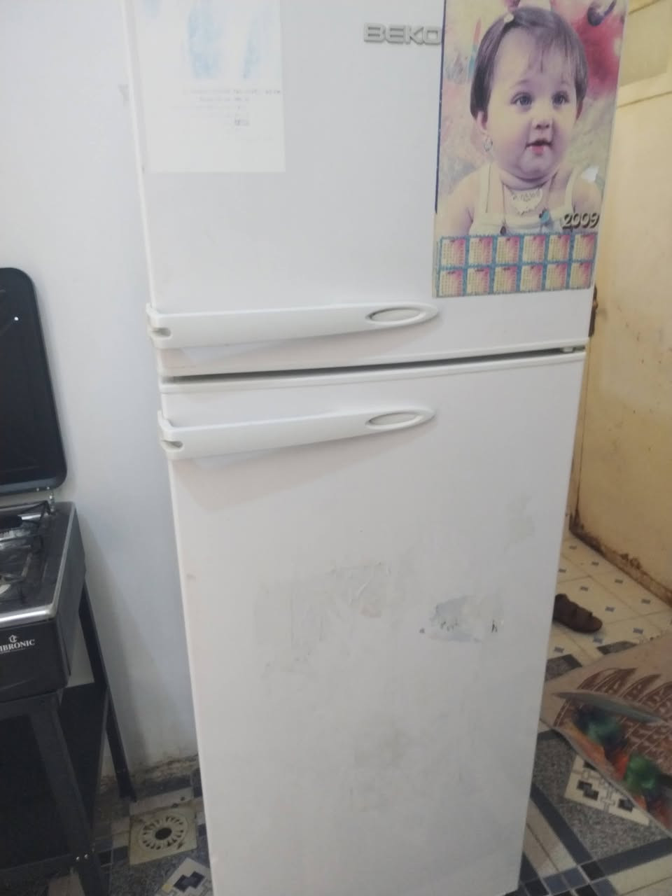 ثلاجه نضيفه  بسعر مناسب ***********
