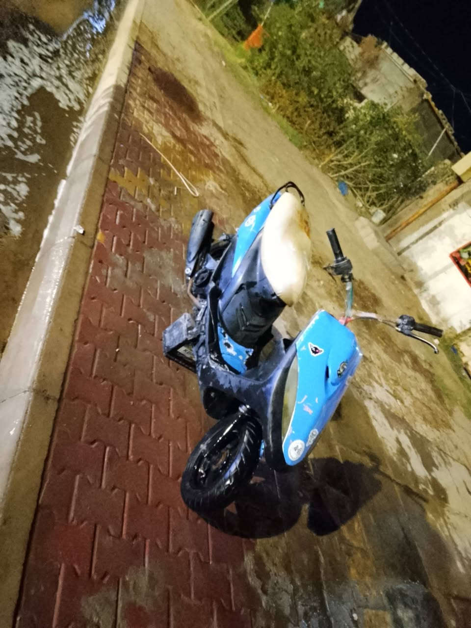 دراجه ماكس عدله تخبل ما مفتوحه فول مكينته ناعمه كله شغاله مال جناي ربع ما ذب عليه كبل للشارع المكان دوانيه السعر 325وبيه مجال قليل الرقم ***********
