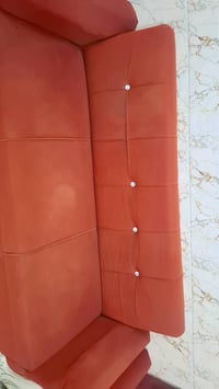 تخم للبيع ٧ مقاعد مع طاولة وسطيه ب ١٠٠ الف قفل للتواصل ٠٧٧٢٧٦٨٠٧٤٦