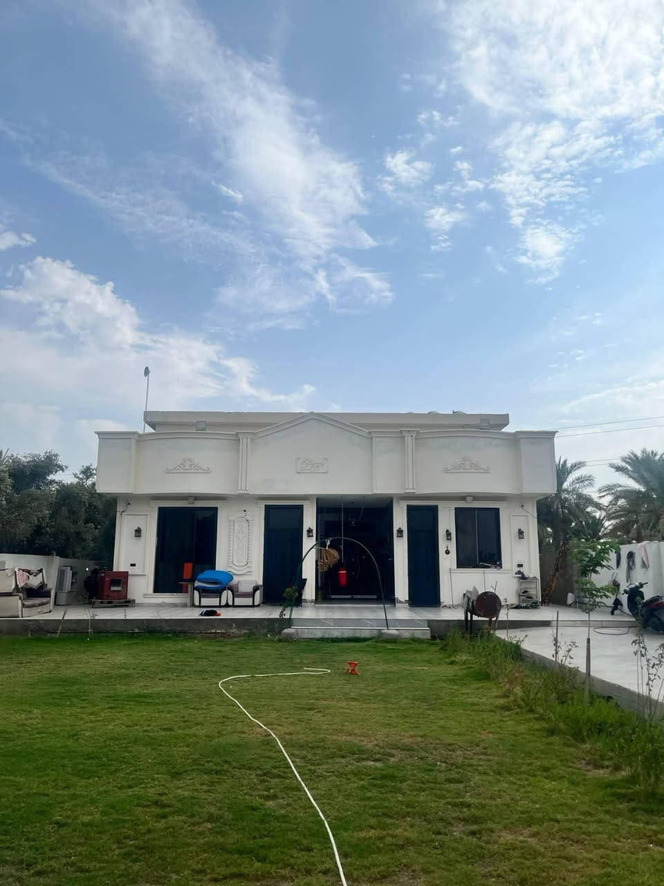السلام عليكم
للبيع نصف دونم مع بيت مساحة البيت ٢٥٠م

العقار طابو ملك صرف سند ٢٥ مملوك شخص

يتكون من صالة واستقبال مع حمام خارجي للضيوف

واربع غرف نوم ومجمع صحيات وطابق الثاني غرفة نوم

 مع بيتونه كبيرة بناء العقار ٢٠٢٦ بناء جديد متعوب علية

           الموقع التاجي ذراع دجلة شارع بعد معمل الماء الخليج 

        للستفسار الاتصال مع صاحب العقار مباشرا 
                       ((( ***********)))
