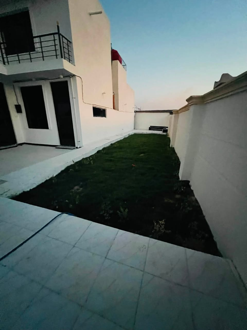 بسم الله الرحمن الرحيم
🏠 إعلان بيع عقار
للبيع بيت في منطقه(عايد الناصر)
📐 المساحة: 400 م²
🛏️ عدد الغرف: 4 غرف
📜 نوع السند: طابو زراعي
📍 الموقع: واسط – الزبيدية
💰 السعر والمعلومات بالتواصل المباشر
📞 للاستفسار: ***********
🏢 العمدة للعقار   انستا  v.nq_r
