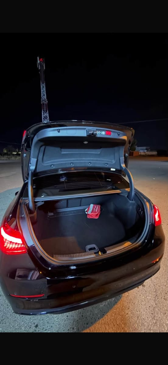 مرسيدس c300 للبيع
موديل 2025 
تو ويل المرغوب 
فتحة 
جنطة كهرباء 
لدات داخلية 
بصمتين 
مواصفات معروفة وماتخلص 
السيارة كلين كفالة عامة من الدعامية للدعامية 
ماشية 12 الف 
السيارة جديدة للاستفسار 
***********
