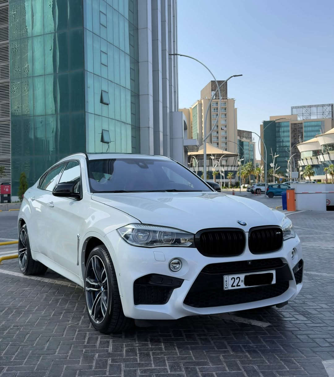 سلام عليكم
للبيع BMW x6m 
موديل :2015
محرك :v8 twin power Turbo 🚀🚀
محرك : s63
قوة حصان :575hp 🐎🐎
سيارة : M Power بلاد
عداد: 330km

…………………………………………..
بصمة 
سلايد
صقف: شامو
ابواب شفط
ابواب بصمة
ابواب بردة
كشنات هيتر🔥
كشنات تبريد ❄️
كشنات كهرباي
رادار امامية 
تحديد سرعة
لايت :BMW Adaptive LED
صندوق كهرباي
سماعات:🔊🔊BANG&OLUFSEN
كامرة:360’
تبريد ثلج ❄️ 
نظام : M1.M2
نظام: sport.Efficient.sport Plus
نظام :m power
…………………………………………………………………..
سيارة جديد
ماشية: 70 الف 
بدون صبغ مكفول
سيارة وكالة عروش اربيل 
سيرفس كل بشركة bmw
ضمان :  2 سويج
كير محرك بشرط 
كهربائية كل بشرط
صدر بشرط
سيارة جديد 
رقم اربيل جديد
فحص هزة جديد

……………………………………………………………………
سعرة:300$ ورقة
مكان : اربيل 
رقم تلفون 
*********** 
***********
