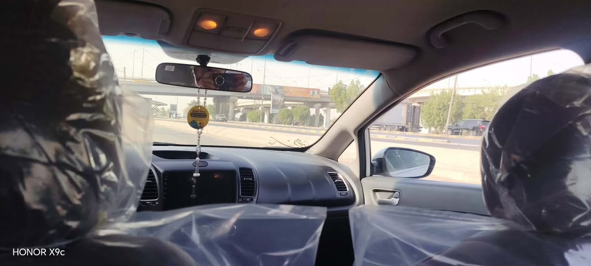 سيراتو موديل ١٧ خليجي بيه جاملخ مصلح على البارد وبنيد بدون دواخل موصفات ماعدا الفتحه كير مكينه تبريد بشرط رقم بغداد بااسمي سعره ١٢٦ وبيه مجال لتواصل على الرقم          
مكاني نجف      ‭     ***********‬

نص مكتوب في الصور:
- HONOR X9c