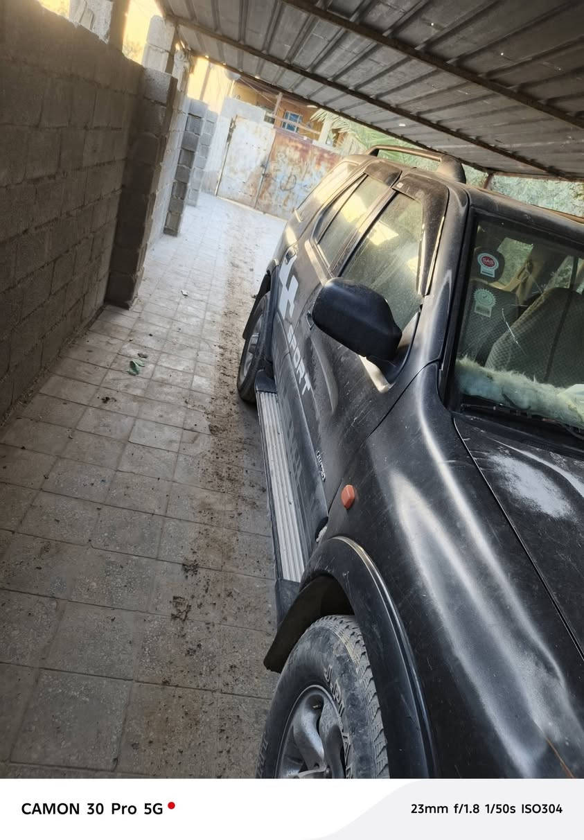 السلام عليكم أوبل مونتيره موديل ٢٠٠٠ محرك سته تدفه تبريد شغال السيارة ابلاديه وارد ياباني  رقم اربيل السياره كامله بس صدرهه نص عمر السعر ٦٥   العنوان بغداد  ***********

نص مكتوب في الصور:
- CAMON 30 Pro 5G
- 23mm f/1.8 1/50s ISO249
- 23mm f/1.8 1/50s ISO328
- 23mm f/1.8 1/50s ISO304
- CAMON 30 Pro 5G 23mm f/1.8 1/33s ISO441