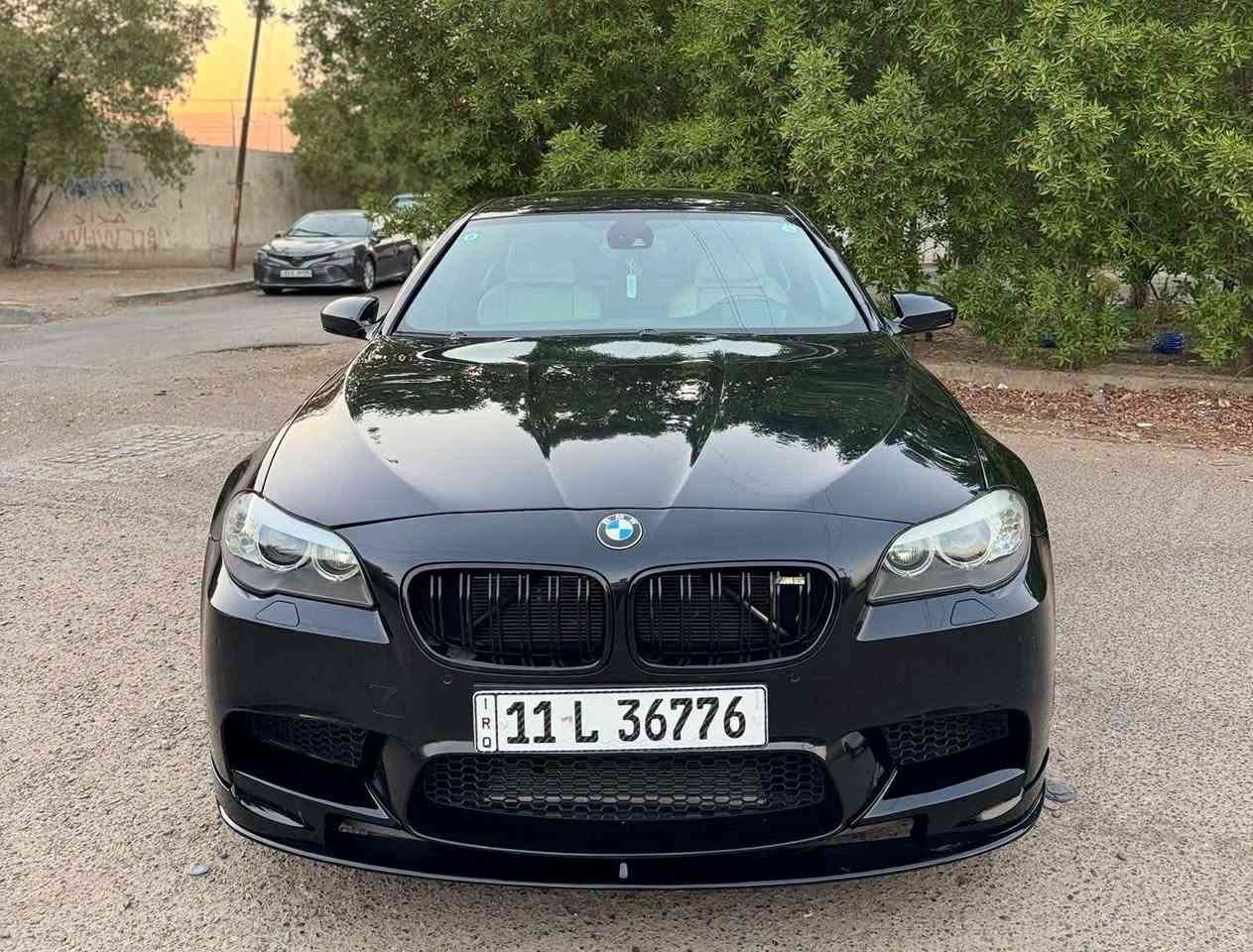 بي ام دبليو M5 F10 2013 اصل استيراد القلم خليجية 
محرك 4.4L  توين تيربو 600HP✈️✈️
عليها داون بايب وبرمجة
مواصفات السيارة:
بيبان شفط
كامرات 360
كير 3 وضعيات
ستيرن 3 وضعيات
تبريد خلفي دكتات بلتكم ايضا 
صندوك ينفتح بحركة الرجل
5 بردات
وضعيات قيادة كومفورت وسبورت وسبورت بلاس 
عليها دركة كاربون فايبر
عداد 330
شاشات خلفية 
مواصفات هواية متخلص 
السيارة جاهزة ونظيفة 
ماشية 80 الف كيلو
رقم بغدادبأسمي
مكان السيارة بغداد 
صبغ فقط دعاميات 
الي ميعرف بهيج سيارات ليخابر رجاء

رقم صاحب سياره
***********
