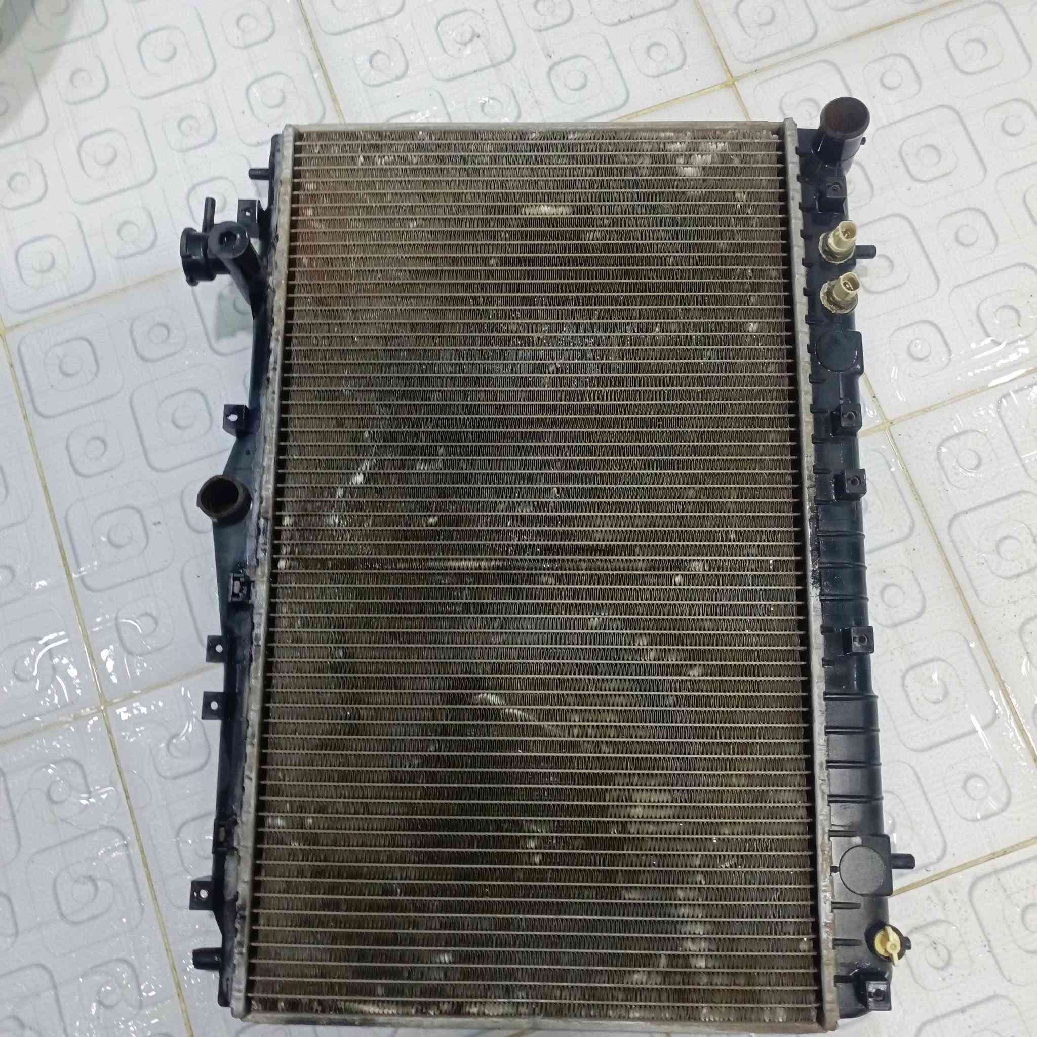 راديتر ماء سوناتا 2نضيفه السعر ٤٠ ألف المهنم يتصل ويدلل مكاني كربلاء المقدسة *********** يوجد توصيل
