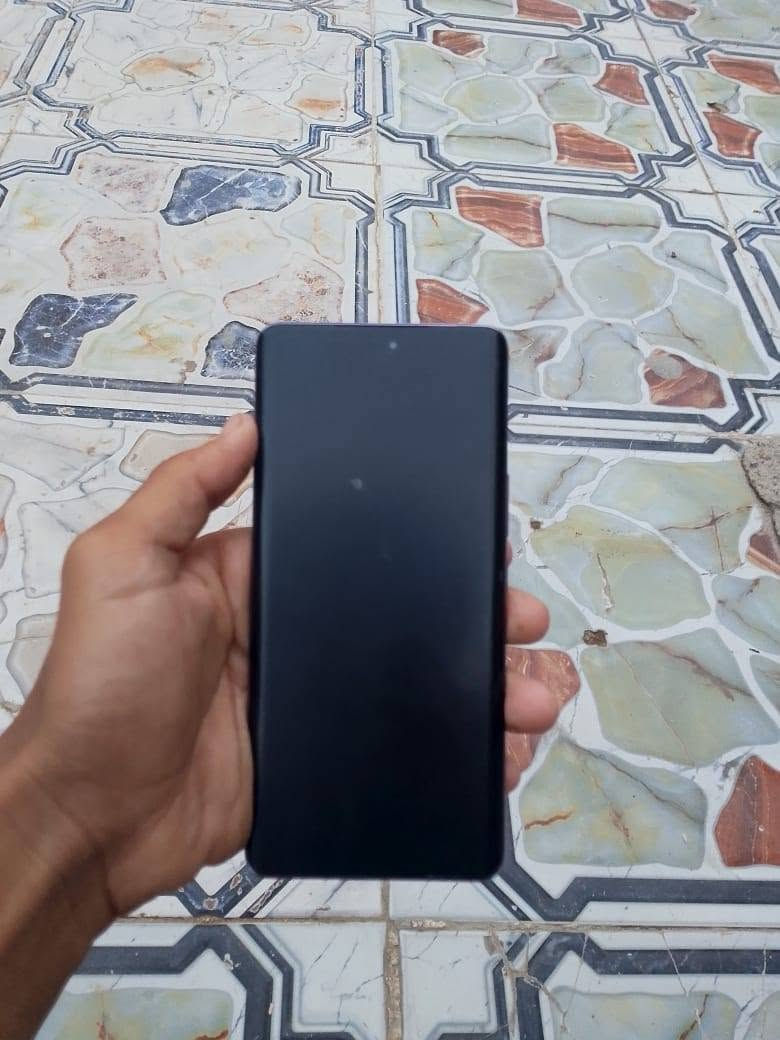 هونر X9c • ذاكرة ٢٥٦ • رام ١٢