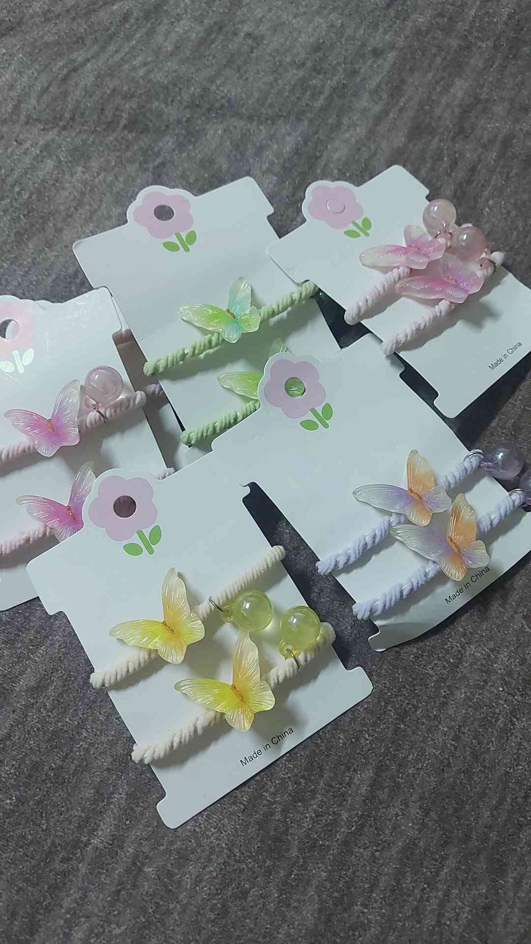 الاسعار اسفل الصورة
