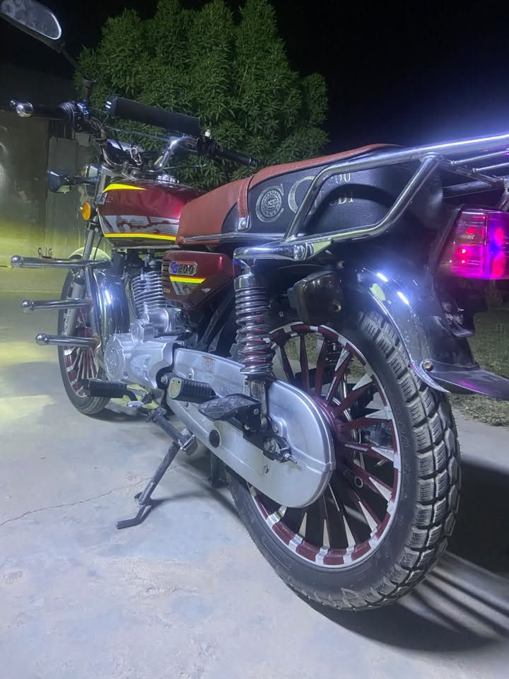 دراجه سونك 2024 محرك200cc سعرها 700 بغداد جسر ديالى الجديد رقم التواصل ***********
