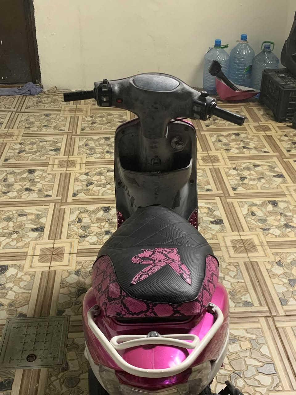 سلام عليكم دراجه منغولي مال رمبه واني زودت محركها سويته بوشه 55 كلجات wf دبل خلفي رياضي كفراتها مختمه كهربائيات كلها شغاله وصالنصه رياضي سلف رياضي دراجه اطيك بيها تراي وين ما يعجبك السعر 650 وبيها مجال حك الجيه مكان حي العسكري كركوك رقم ***********

