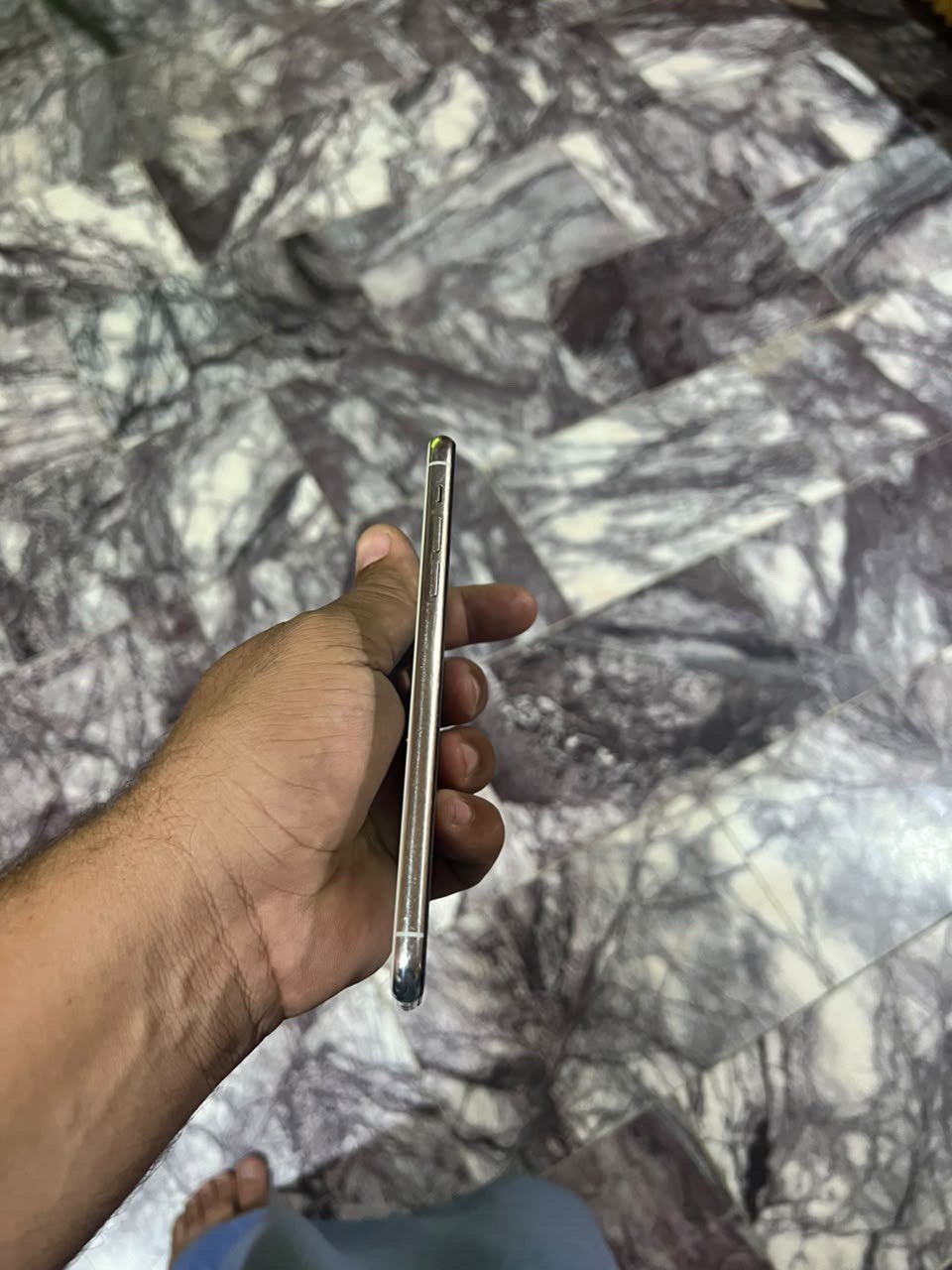 سلام عليكم ايفون 11 برو ماكس ذاكره 256 مفطور لكلاس. مثل ماواضح بلصوره مامفتوح ابد مكاني بغداد بلديات***********