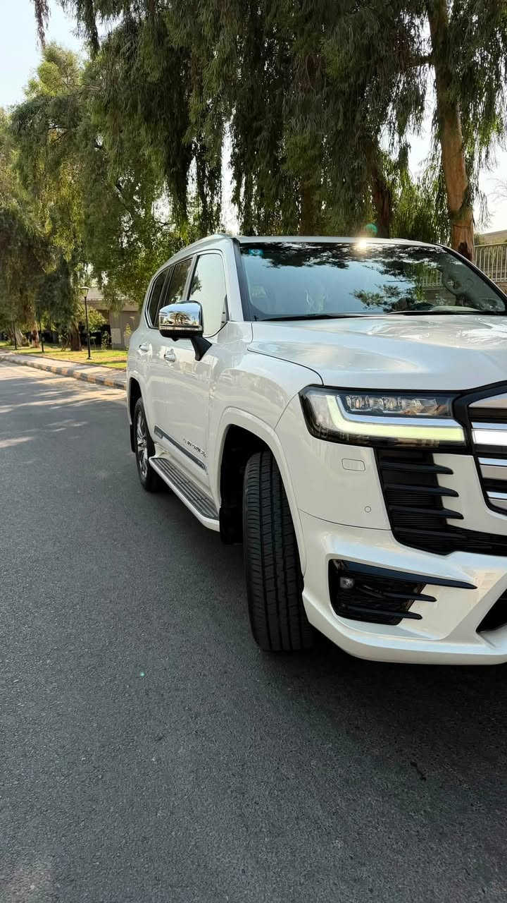 السلام عليكم 🤍
🔥 لاندكروز  2024 فووول موصفات 1/1  VX

لمتد اصلي تون تيربو 

وكاله SAS  بحاله الوكاله جديده جداً ماشيه 

19 الف 

كفاله حقيقيه من اي شي اكرر اي شي 👍🏼

رقم بغداد بسمي تحول مباشر 

مكان السيارة بغداد

للاتصال ***********
