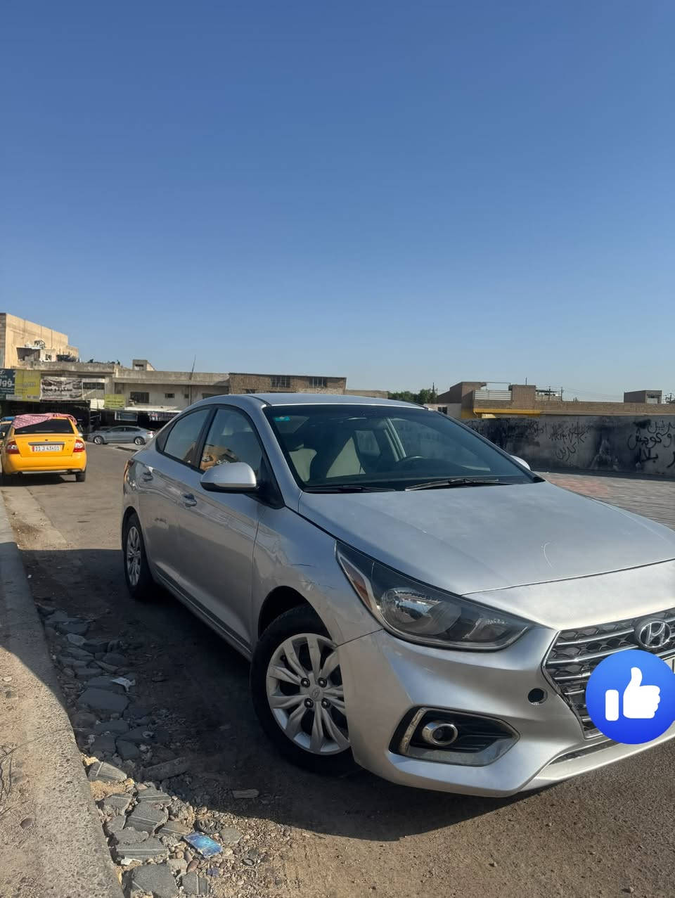 السلام وعليكم اكسنت 2019 للبيع امريكي حادثها جاملغ وهنا صار بيها طخطخات ابيع حزام سيارة مكينة جديدة تبريد كلة جديد ثلج تبريدها اي نقص مابيها صدرها كلة جديد السيارة كلش حلوة بيها بس النمرة الخامسة بيها طبة ماعرف شنو وباقي التفاصيل معروفة 
رايدها ب90 وبيها مجال مكاني الحرية ساحة عدن مقابيل مطحنة الجلبي
***********
