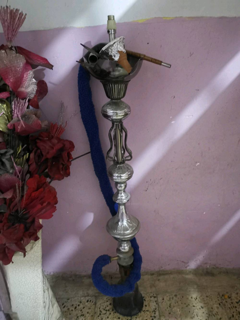 متاح خاتم فضه عيار 925 ب35 ونركيلة بابلية ب55 وكاميرا سيارة ب20 عنوان بغداد زعفرانية ***********
الخاتم: مقاسه شكد تقريباً؟ وبي ختم 925 أو أي علامة تثبت العيار؟: 
مقاس 16
الخاتم: الحجر طبيعي لو صناعي؟ وهل بيه أي خدش أو تغيير لون واضح؟: 
لا اعلم
النركيلة البابلية: كاملة ويا الأكسسوارات والليّ/الرأس لو فقط الجسم؟ وحالتها شلون من ناحية الكسر أو التسريب؟: 
بدون اكسسوارت وحالتها جيده
كاميرا السيارة: شنو موديلها/دقتها بالضبط؟ وبيها الذاكرة أو تحتاج كارت ميموري؟: 
جيده ومع كارت ميموري هديه
الاستلام: التوصيل متوفر ببغداد أو لكل المحافظات؟ وهل أكو إمكانية تفاوض بسيط على السعر؟: 
الاستلام فقط بغداد 
