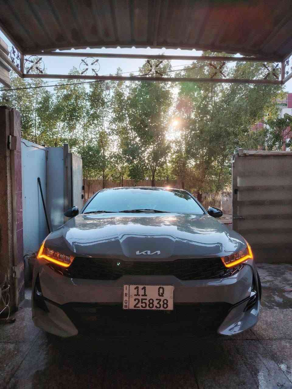 🚗 KIA K5 GT-Line 2022 للبيع
▪️ رقم بغداد ▪️ الممشى: 30 ألف ميل ▪️ اللون: أسمنتي ▪️ الدفع: رباعي (AWD)

أبرز المواصفات: ✅ تشغيل عن بُعد
✅ دخول ذكي مع الترحيب
✅ تشغيل بالبصمة
✅ كاميرا خلفية
✅ سنتر لوك
✅ شاحن وايرلس
✅ Apple CarPlay & Android Auto
✅ مدخل USB
✅ مقاعد جلد مع تدفئة
✅ تنبيه الاصطدام الأمامي
✅ تنبيه مغادرة المسار
✅ مانع انزلاق
✅ مراقبة ضغط الإطارات (TPMS)
✅ مصابيح LED
✅ جام أوتو (Auto Hold)

🎯 أنظمة القيادة: SPORT | CUSTOM | SNOW | SMART | NORMAL

📝 حالة السيارة:

ليبل واحد.

حادث خلفي بالجنطة فقط.

كفالة الحوض، اللغود، والشاصي.

بدون إيرباك.

الجنطة راجعة بنفسها (بجم كبس).

بيها بارد قطعتين خفيفات جدًا (بحجم شبر تقريبًا).

السيارة نظيفة وجاهزة للاستخدام ولا تحتاج أي مصروف.

💰 السعر: 19,300 دولار و بيه مجال بسيط 

📱 للاستفسار (واتساب فقط): ***********
