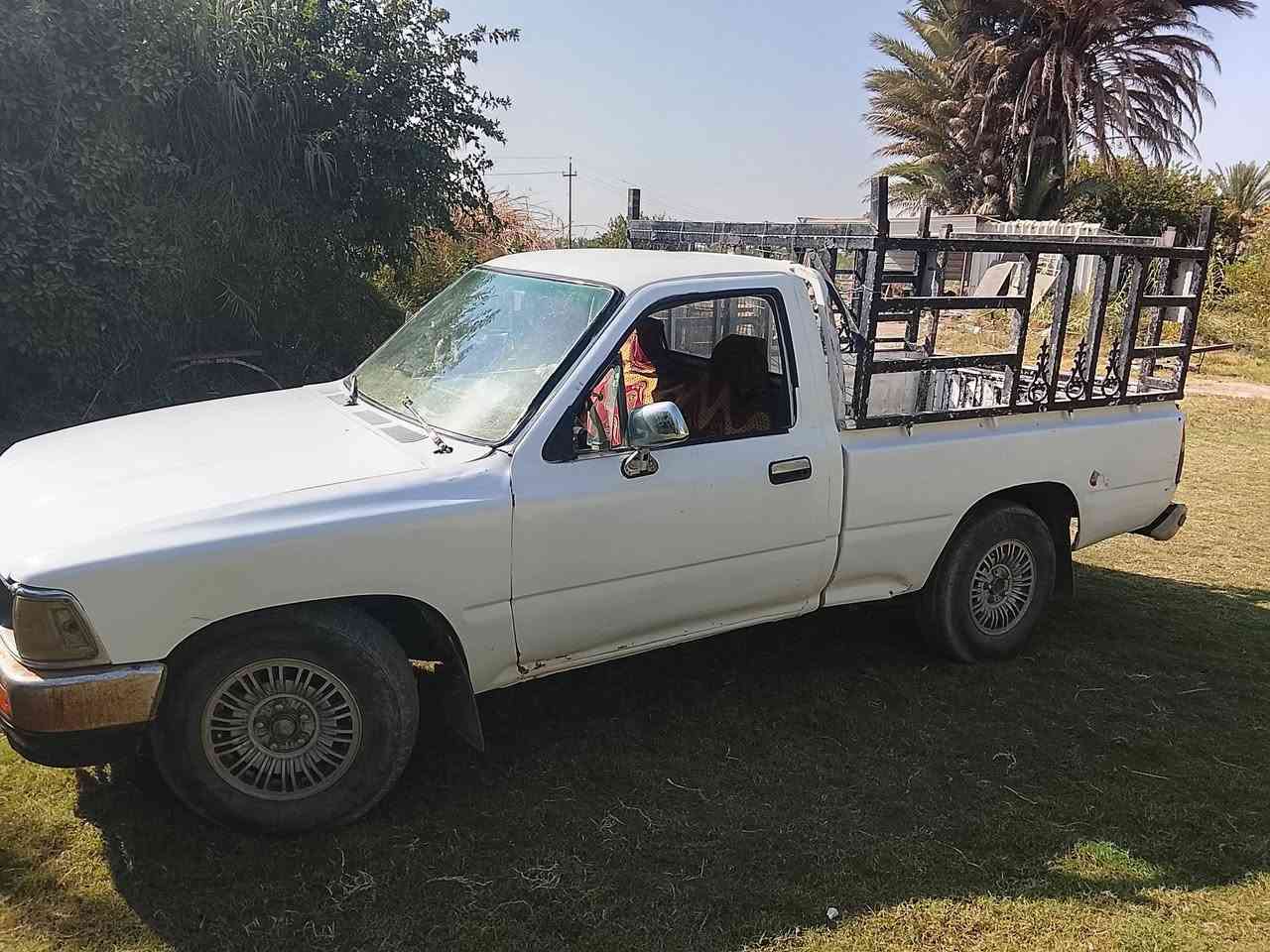 بيكم تيوته للبيع
موديل ٨٩ محرك ثري واي ٥ كير رقم انبار باسمي تحويل ثاني يوم كهربائيات كله شغاله عده الكيج السرعه تخم تاير نضيف مصبوغه عام السعر ٢٥وبي مجال حك الجيه 
عنوان بغداد ناحيه الرشيد 
***********
***********
