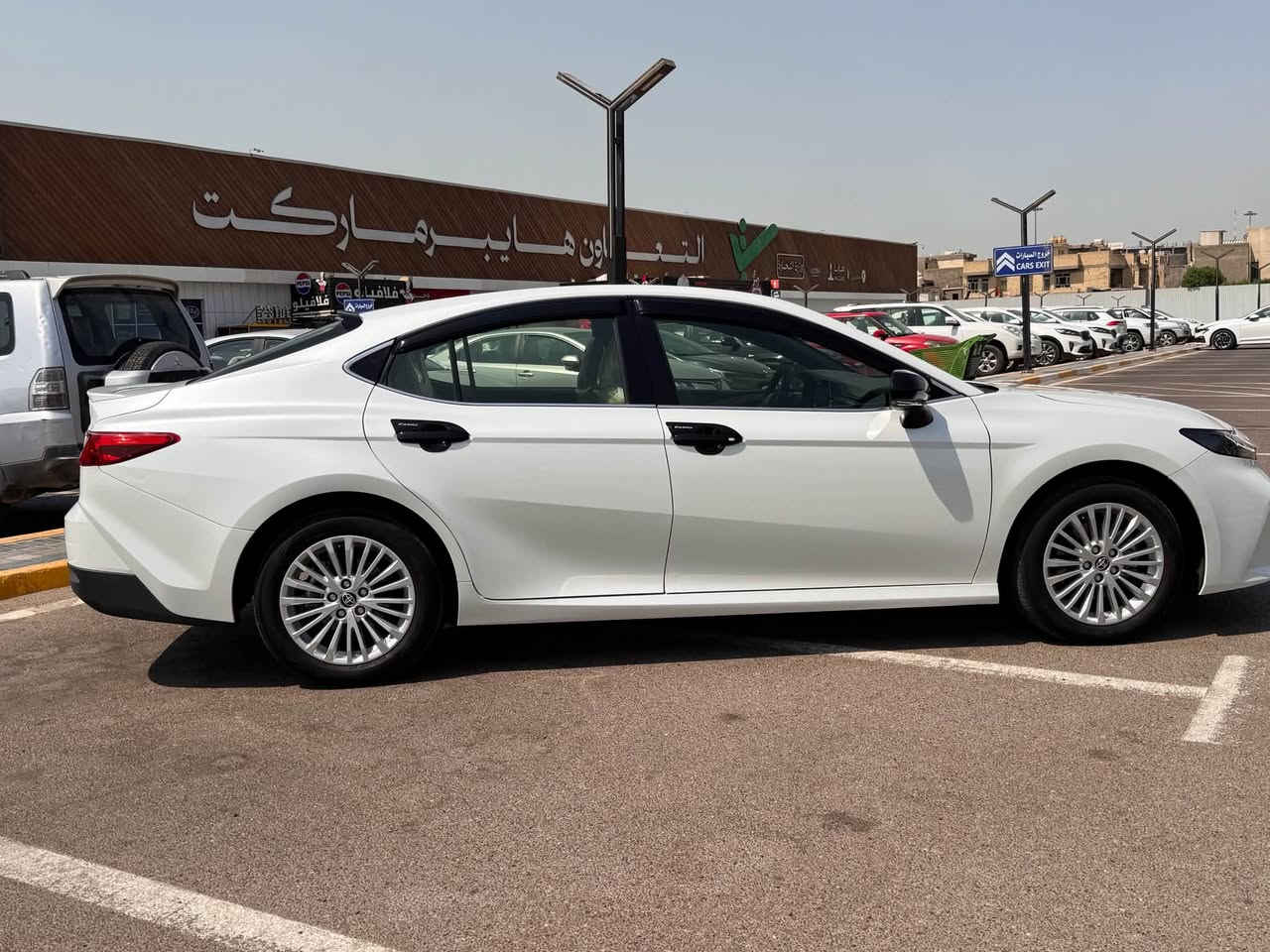 🚘 للبيع كامري 2025 SAS LE 🤍
✨ تويوتا كامري موديل 2025
بيها ضمان ٥سنوات
بيها صيانه مجانيه 
وبيها سنتين تبديل دهن وفلاتر عله شركت ساز
وارد SAS🇯🇵
🔹 فئة LE
🔹 محرك 2.5 لتر / 4 سلندر
🔹 قير أوتوماتيك 8 سرعات
🔹 دفع أمامي
🔹 شاشة + Apple CarPlay
🔹 كاميرا خلفية
🔹 حساسات أمامية وخلفية
🔹 تشغيل بصمة
🔹 دخول ذكي
🔹 مقاعد كهربائية
🔹 مكيف أوتوماتيك
🔹 إنارة LED
🔹 السيارة نظيفة جداً 
العداد 11
السياره مكفوله كفاله عامه بيها كم رصعه 
💠راداد امامي و راداد خلفي 
📌 للجادين فقط
💰 السعر:265$التواصل
📞 للاستفسار: خاص / اتصال***********
