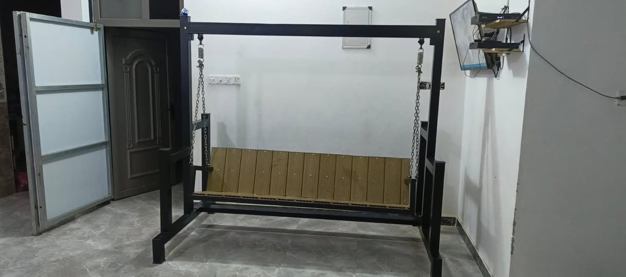 السلام عليكم مرجوحة شغل ايدي شغل درجة اولى استخدام قليل  الي يحب يستفسر يراسل خاص ***********
***********واتساب
