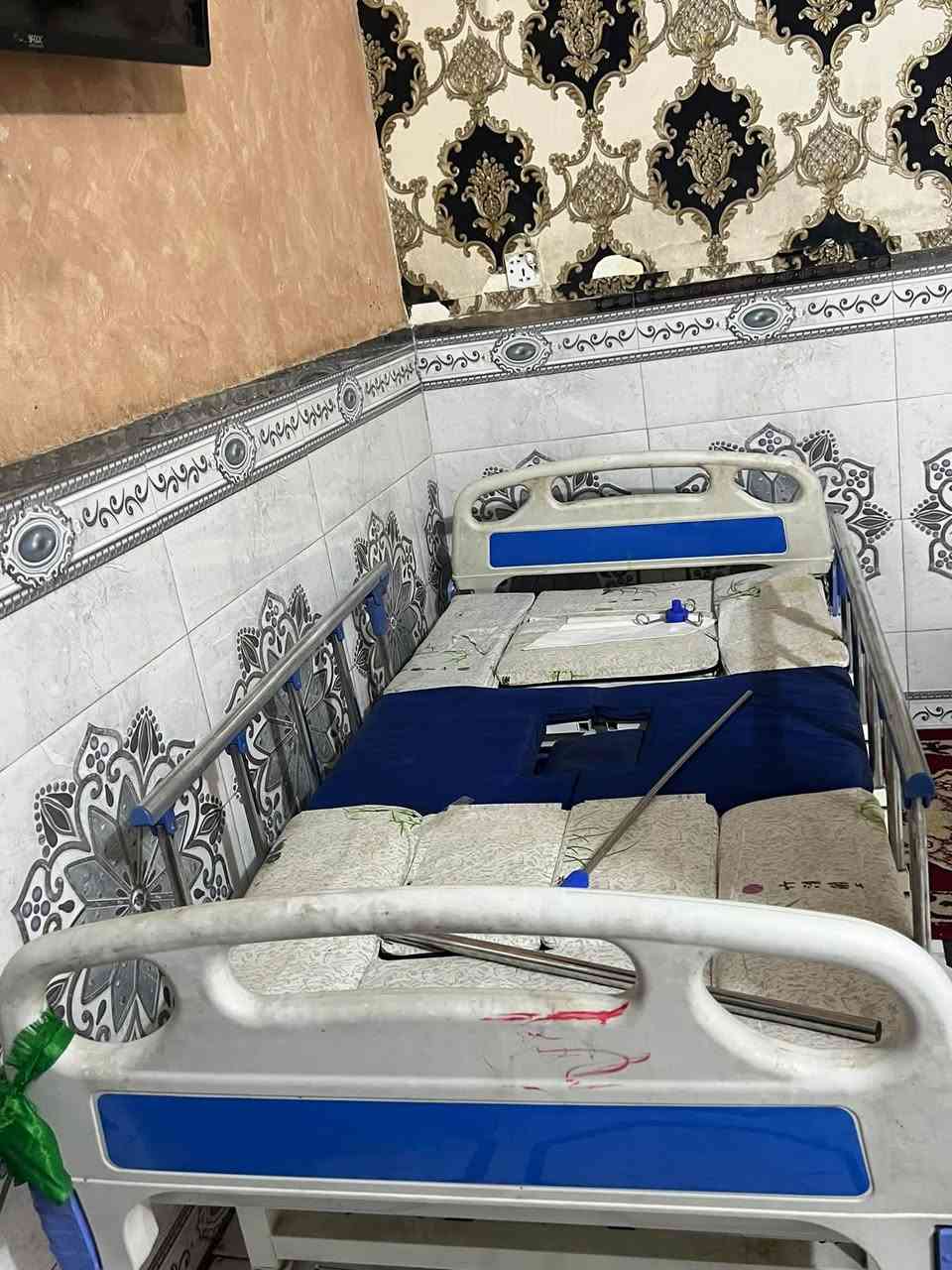 سلام عليكم سديه للبيع نضيفه تحكمات رفع الرأس ورفع القدام ترفع وتنزل انته تتحكم بيها سعرها 250 الف مكاني النهروان شارع 60 
رقمي ***********

