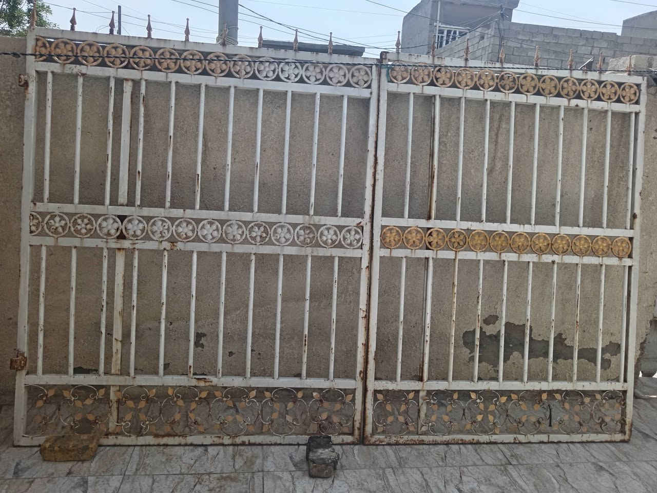 باب للبيع ترهم سلايت وترهم طلاكتين طلاكه قياس 150 وطلاكه قياس 170 حديد ثكيل السعر 100 مكان بغداد قرب سيطرة الشعب القديمه مقابل بوب الشام ***********
