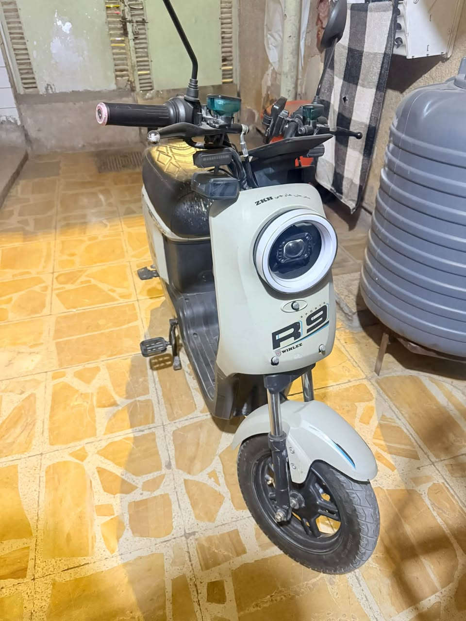 موديل R9 • نقص بطاريات • رخصة صاحب الكروب