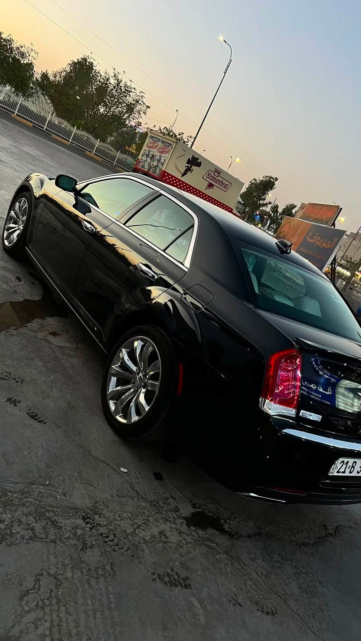 السلام عليكم
2018 Chrysler C300 Limited 
كشنات ذاكرة+تدفئة تبريد
ستيرن تدفئة 
دخول كلين ضرر جامرلغ+باب  بالعراق بدون دواخل بدون ايرباك
ممشى 94mile
السعر ٢١٥$ 
للتواصل 

***********
