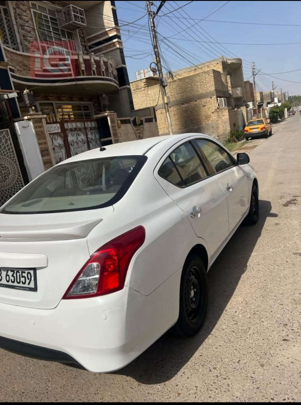نيسان سني هندي  بليتة زركة ٢٠٢٠ السيارة نظيفة كلش بدون قطرة صبغ فقط جاملغ عكس السايق بارد وبيهة كم رصعة بلباب كير مكينة خير من الله صدر كفالة ماشية ١٣٠ الف قابل للزيادة بأسمي رقم اربيل سنوية جديدة ٢٠٣٠ هزة جديدة مابيهة اي نقص رايدهة ب١٠٣ يعني شدة و٣ اوراق وبيهة مجال *********** مكاني الدورة

نص مكتوب في الصور:
- iQ