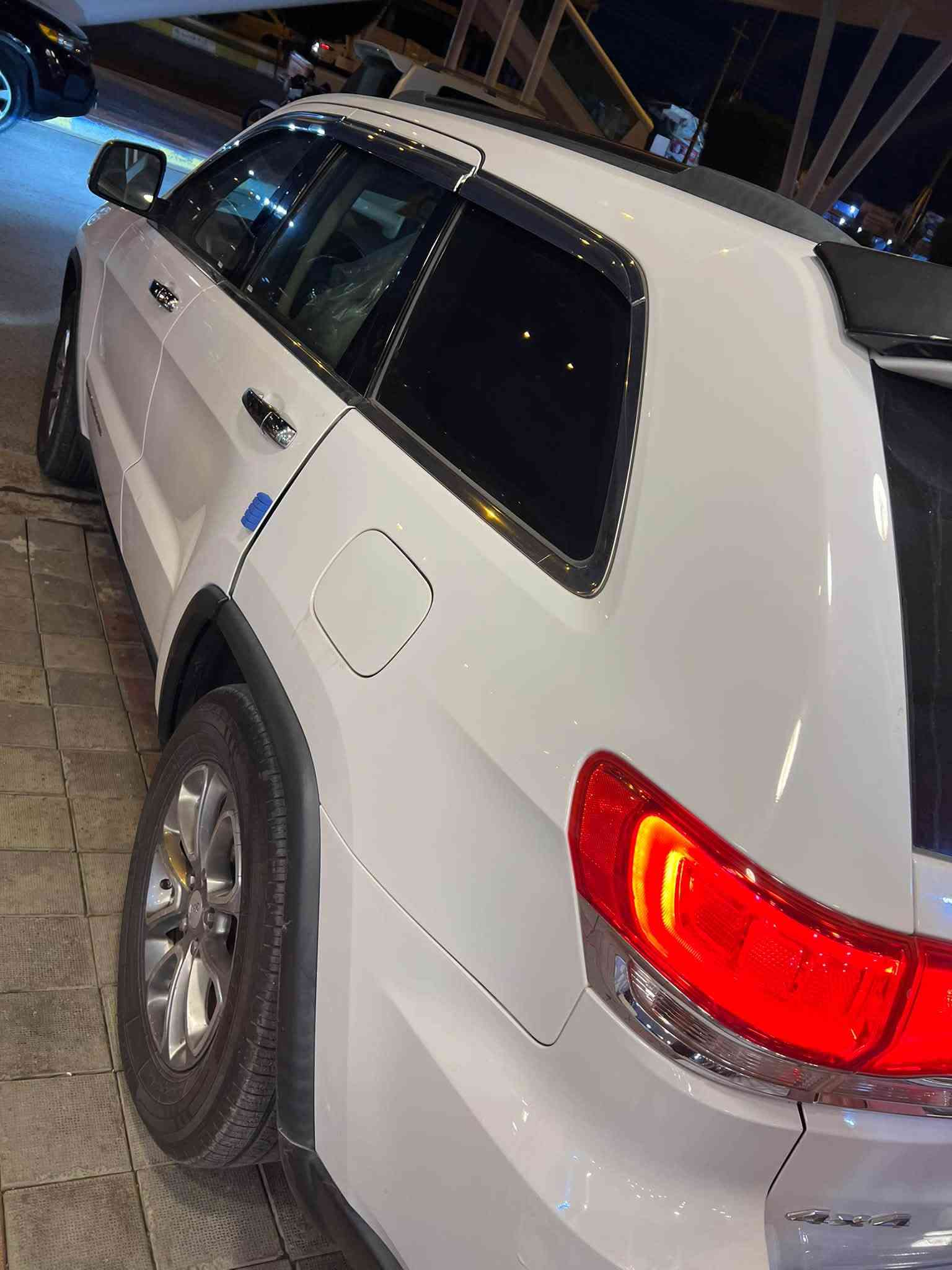 جيب لاريدو خليجي  رقم بغداد بيه باب بدل  بلادي. ماشيه 140جديده سياره  مكان الفلوجه الانبار  السعر ***********

