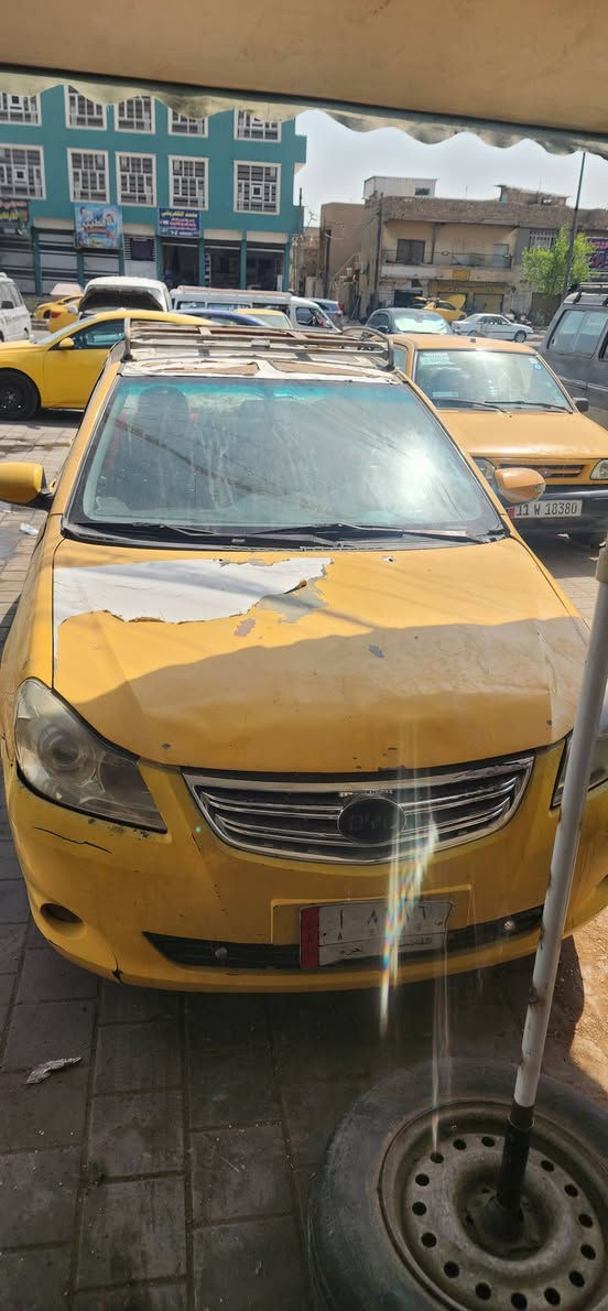 بي واي دي جي ٣ موديل ٢٠١٣ رقم قادسية موجودة بغداد مدينة الصدر سيارة كاملة وجاهزة كير مكينة كهربائيات تبريد والكشر شوف العين بيه شويه خياس هيئة وغرامات اصفرها الك تاخذ جاهزة السعر ٢٨ وبيه مجال قليل رقم ***********
