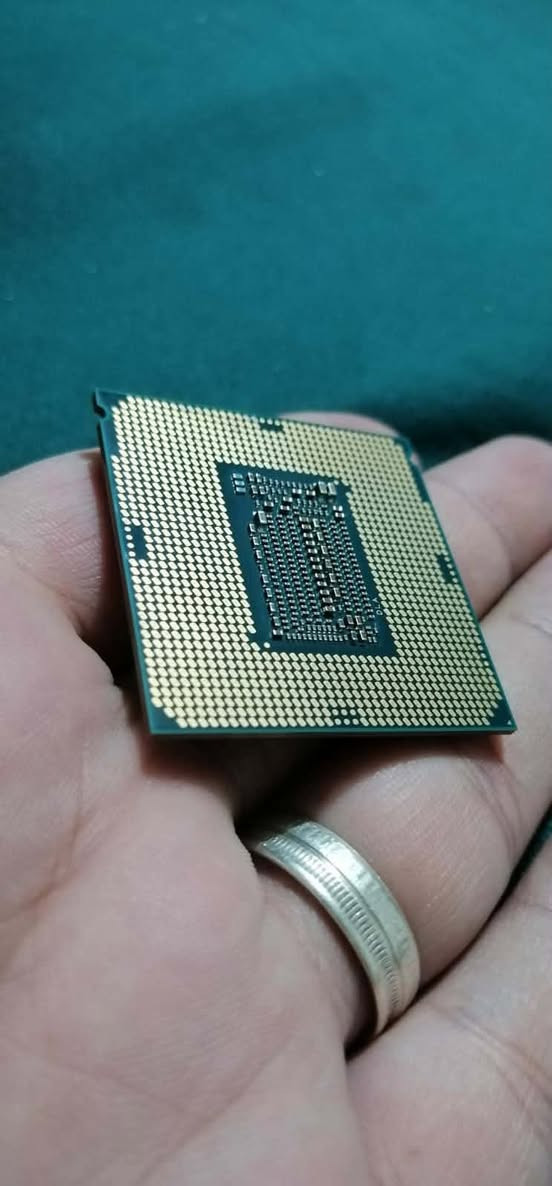 السلام عليكم 

معالج i7 -9700  جيل 9 

شغال ونظيف جدا للبيع 

السعر 90 الف 

تواصل ع الخاص او على الرقم 

***********
