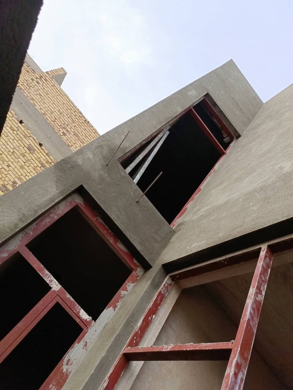 السلام عليكم كادر متفرغ شغل درجه اولى بشراف مهندس سمنت جص بورك وجهات ديكورات صبغ شغل راقي متواجد بلحله وسعار مناسبه جدا جوه السوك علمتر وكباله هم نشتغل وهذه رقمي***********
