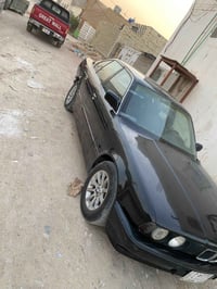 يا الله سلام عليكم سياره بي ام ٢٥٢مسكر فانوس ٥٢٥مكينه وكير وتبريد خير ...