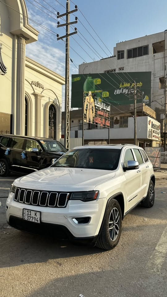 من رخصة الادمن للبيع جيب كراند شيروكي 2020
فول مواصفات LIMITED 

بصمة 

فتحة سلايد روف 

دخول ذكي للأبواب 

داخل بيجي 

كشنات كهرباء

مراية كهرباء

كامرة خلفية 

جنطة شفط 

حساس خلفي 

كامرة كبيرة 

بعد هواي مواصفات 

حادث السيارة جاملغ وبنيد صور الحادث بالمنشور

رقم بغداد بأسمي 

السعر 198
للأستفسار ***********

