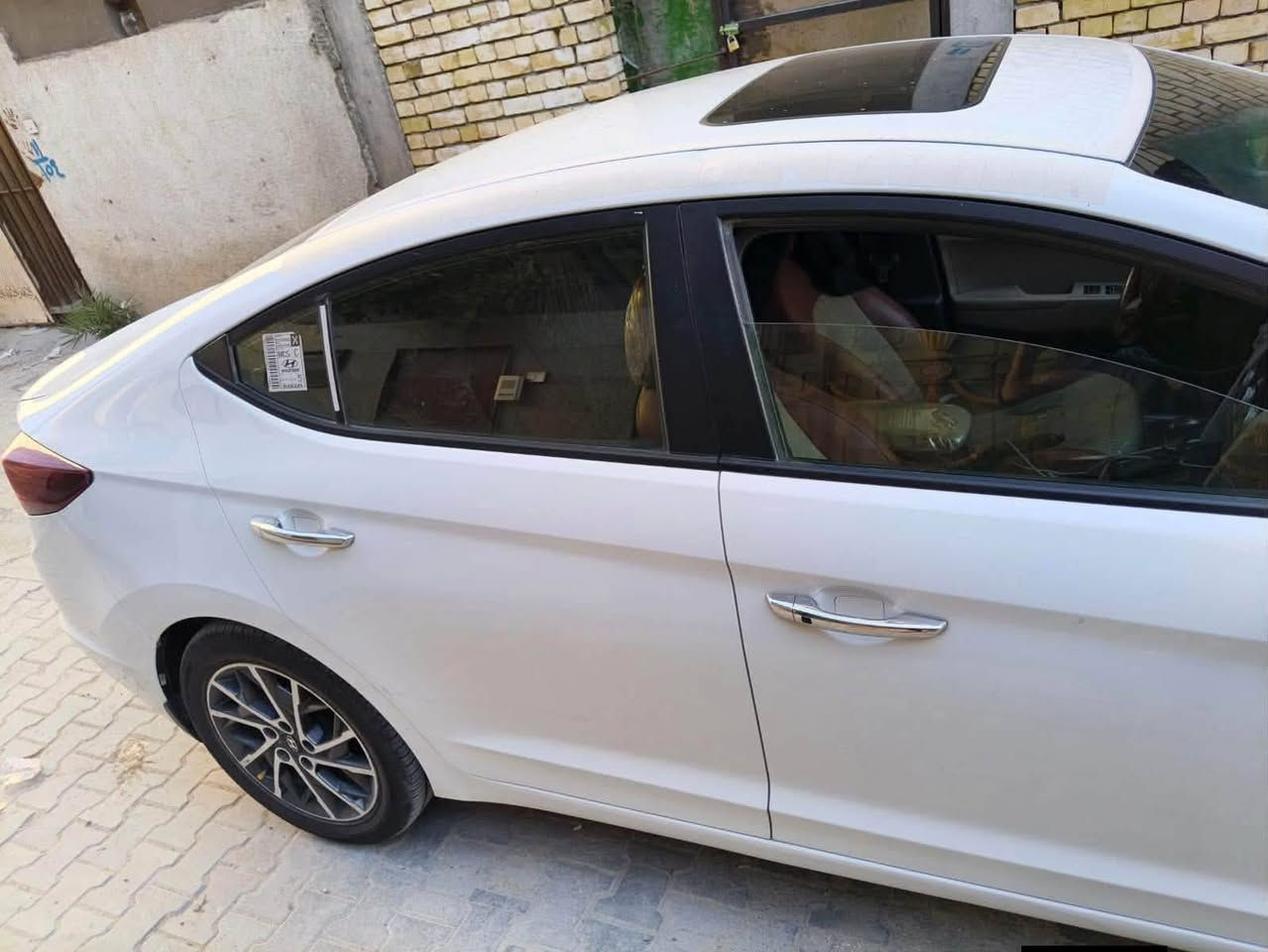 السلام عليكم النترا 2020
>خليجي 

>فول مواصفات

> بارد بل جنطه +  بيهه رصعتين بل قماره 

> رقم بغداد

>سونر موجود 

>ماشيه  100

>السعر 140 بيها مجال بسيط 

***********

مكان سياره كربلاء
