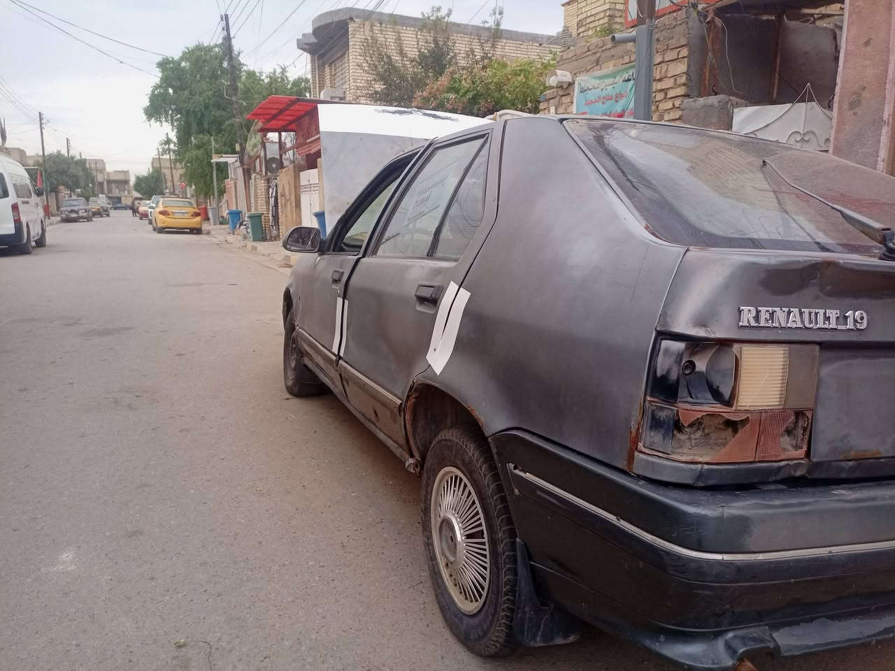 رينو بلاديه • ١٩٩٢ • رقم ديالى